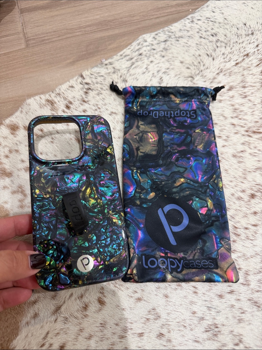 Loopy Case Iridescent Shell Pattern Phone Case with Loop Grip - Multicolor